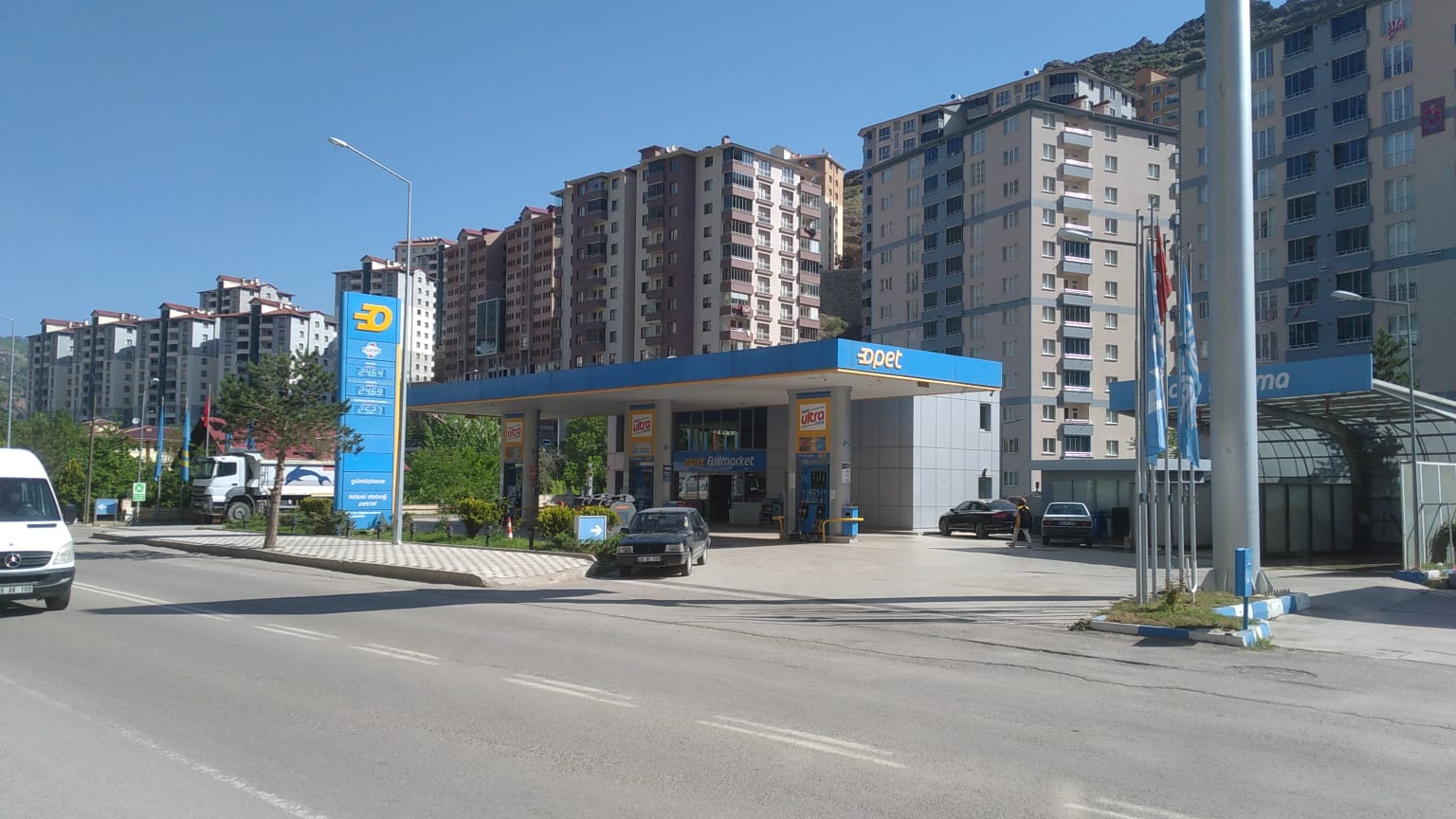 https://smhgrup.com.tr/wp-content/uploads/2015/09/gumushane-opet-petrol-1.jpeg